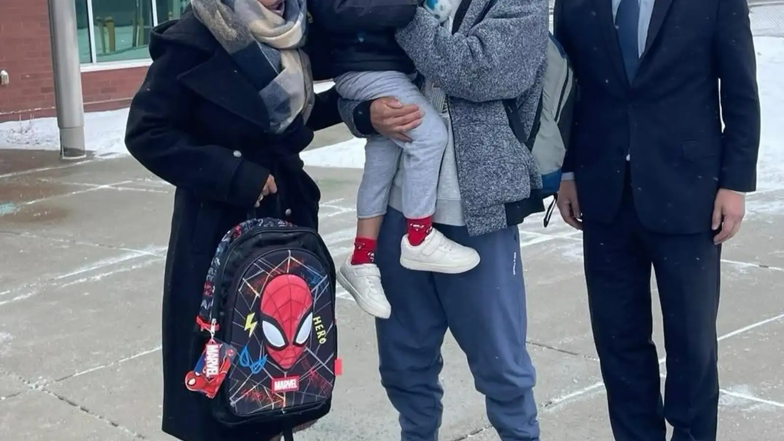 Hinum fimm ára gamla Liam sleppt úr haldi