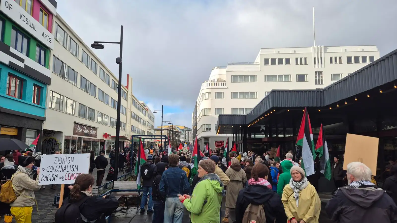 Gengu kröfugöngu niður Laugaveg í tilefni alþjóðlegs aðgerðadags fyrir Palestínu