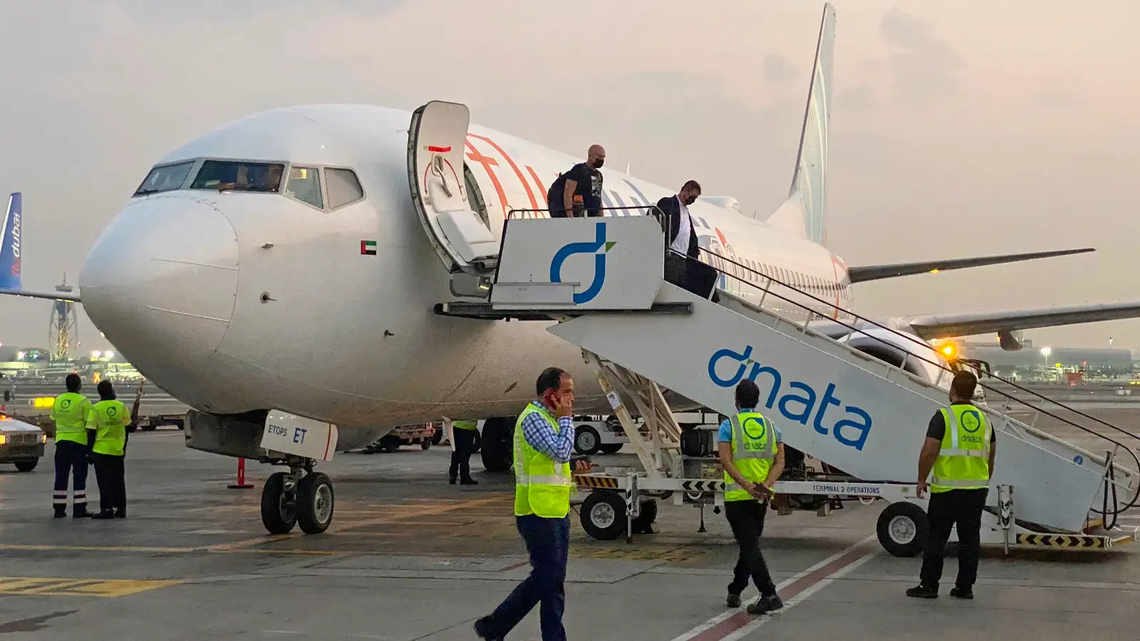 Flugmaður sagður hafa stungið kollega sinn í háloftunum – Farþegar með flugmannspróf lentu vélinni