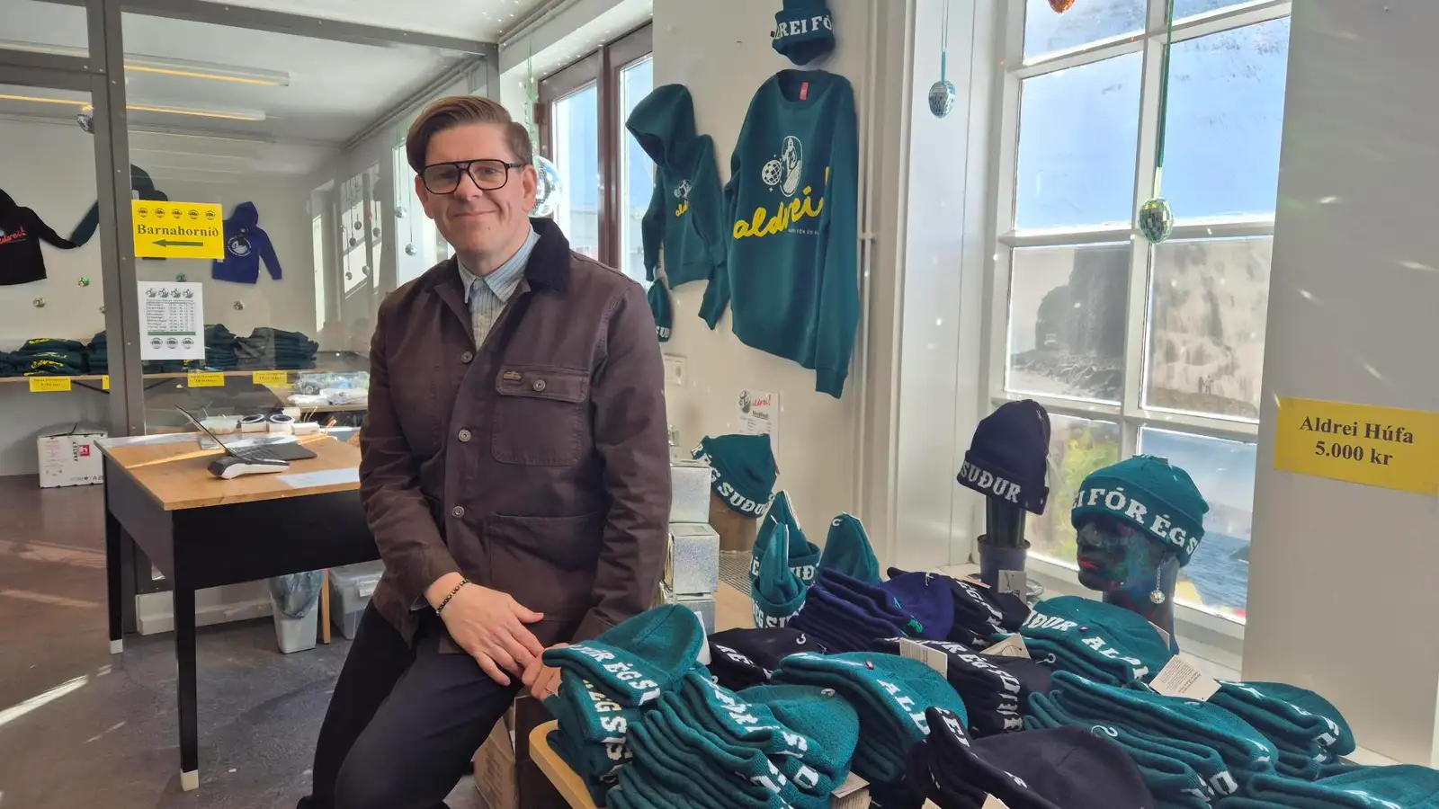 Aldrei-hausar of margir til að heilsa öllum