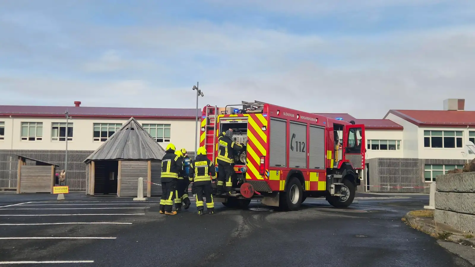 Slökkviliðið kallað að grunnskólanum í Borgarnesi