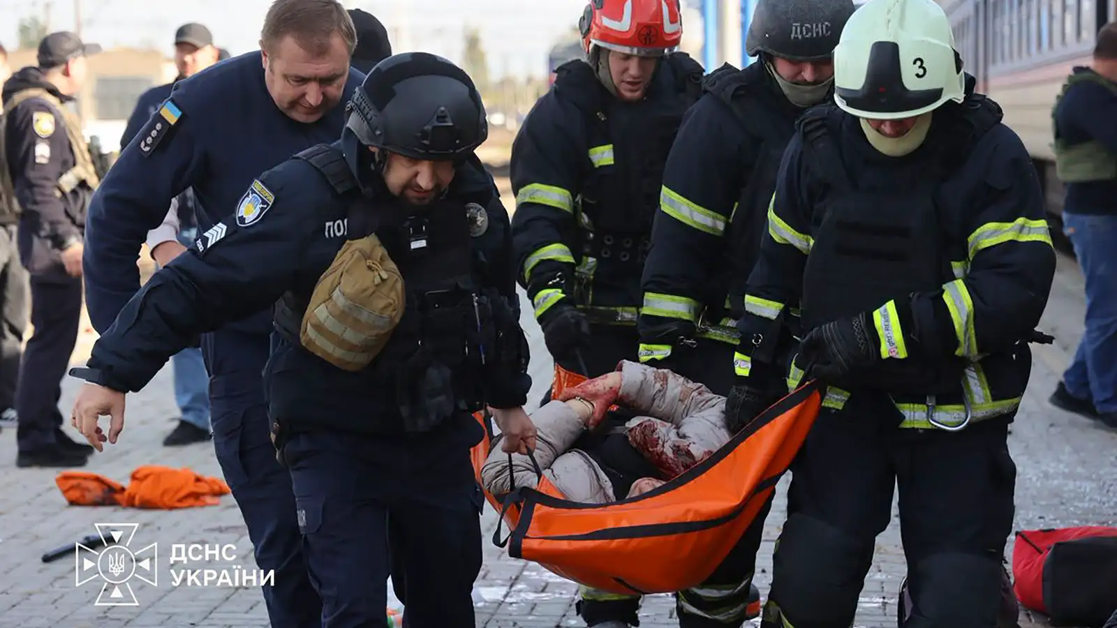 Einn látinn í eldflaugaárás í Kyiv