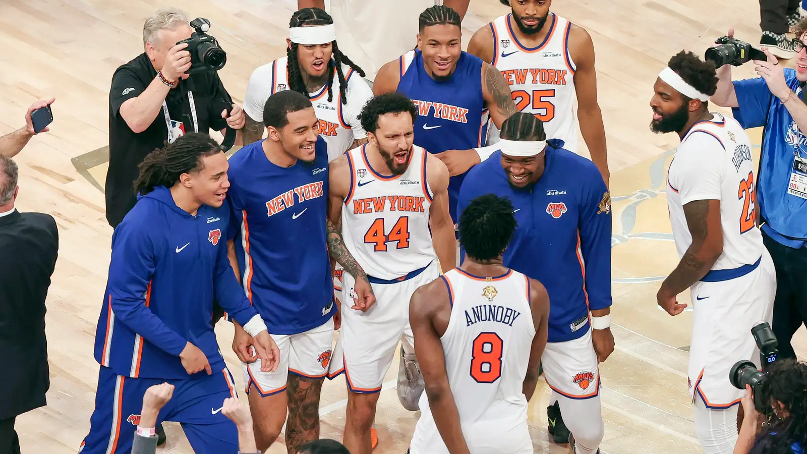 New York Knicks unnu glæstan endurkomusigur á San 