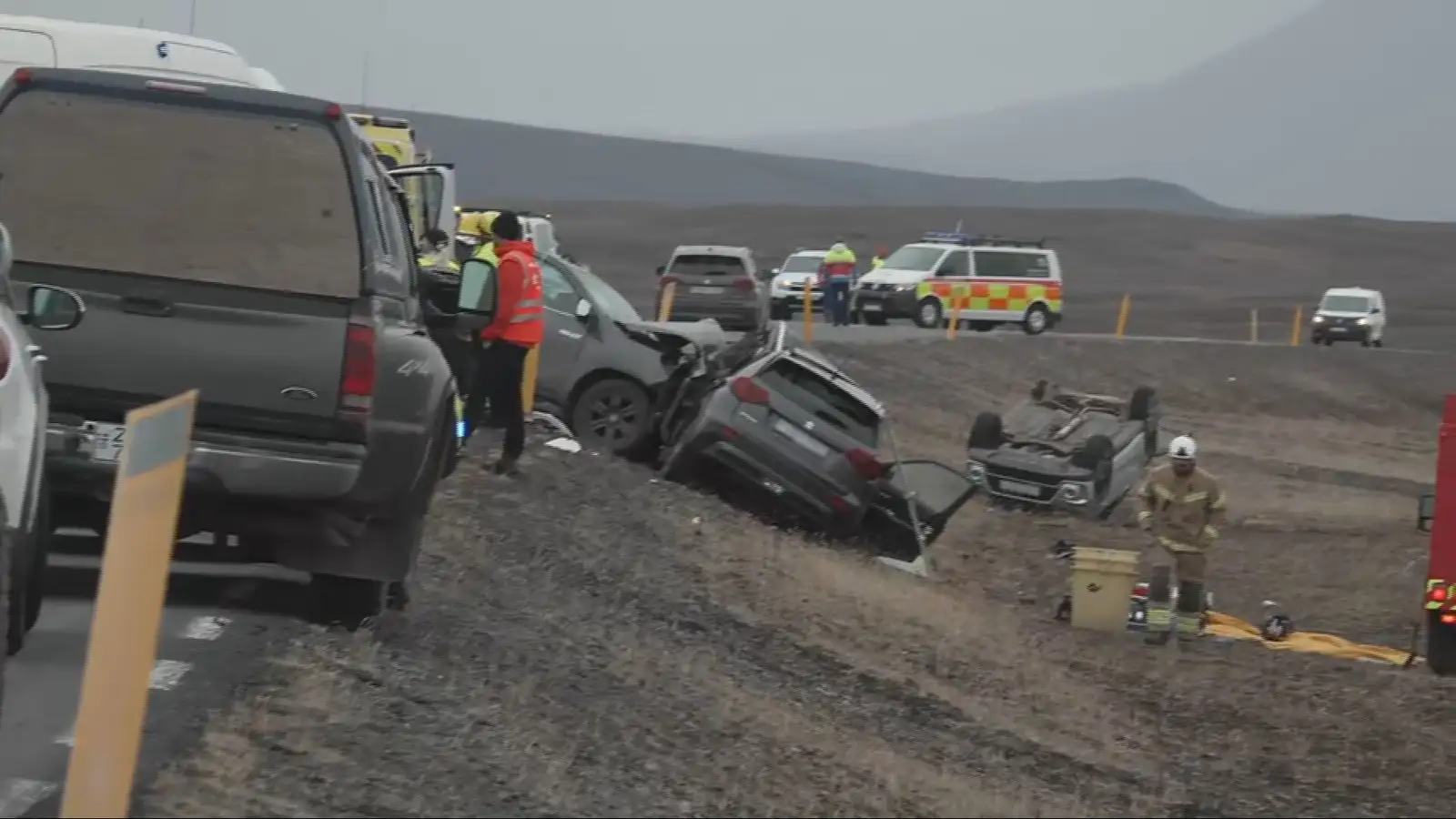 Tvær þyrlur kallaðar út að alvarlegu slysi á Austurlandi: Átta manns í fjórum bílum