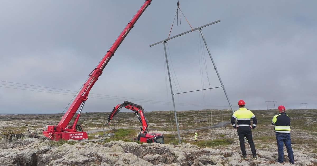 Fyrstu möstrin fyrir Suðurnesjalínu 2 að rísa - RÚV.is