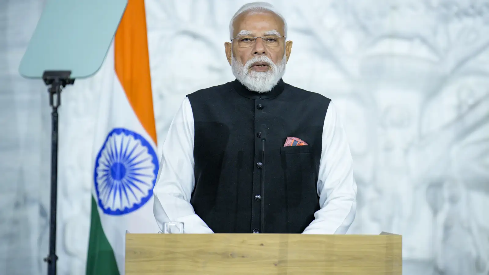 Modi: „Þurfum meira samband“