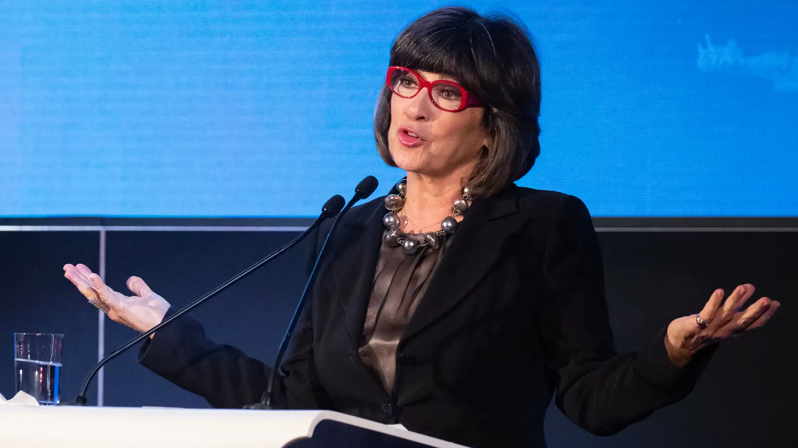 Christiane Amanpour hættir á CNN eftir 43 ára starf