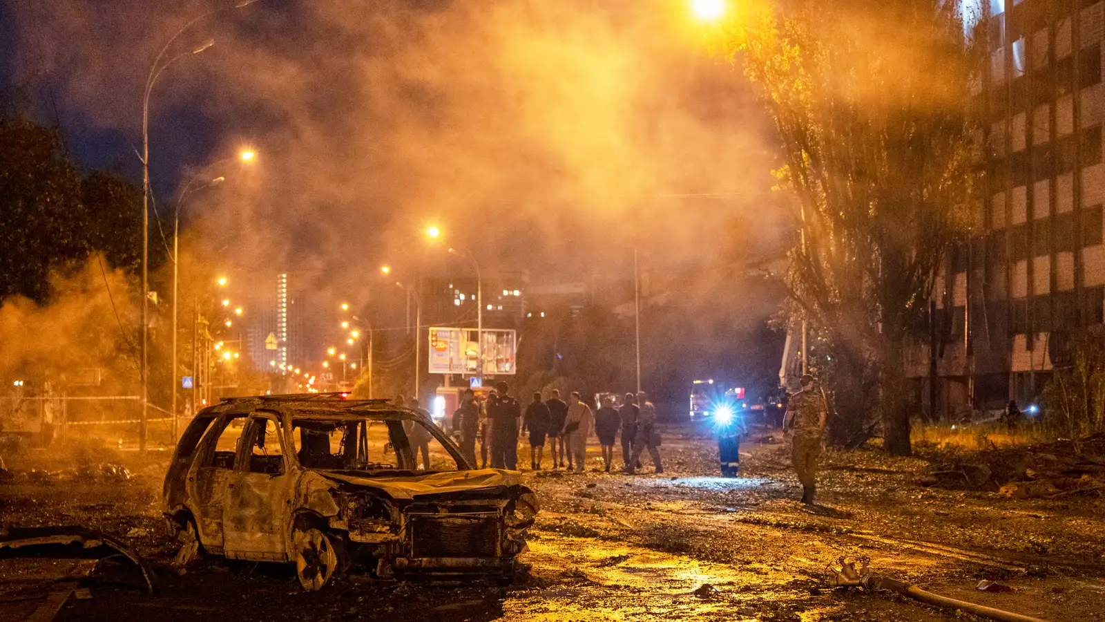 Níu drepnir og 28 særðust í flugskeytaárás á Kyiv
