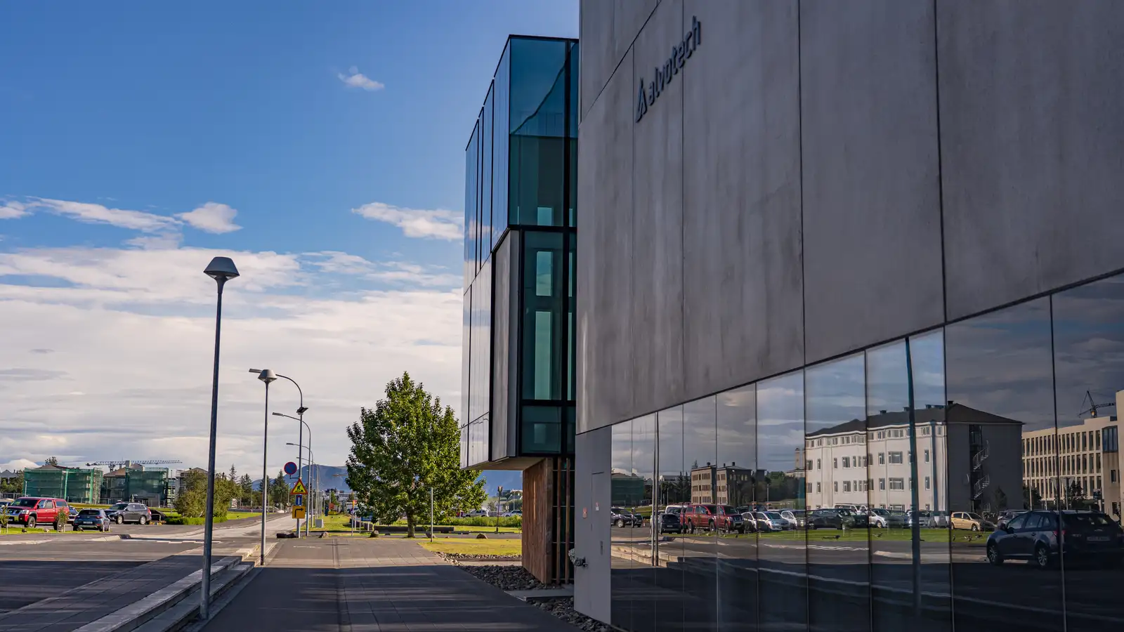 Alvotech hækkar í verði eftir viðbótarleyfi