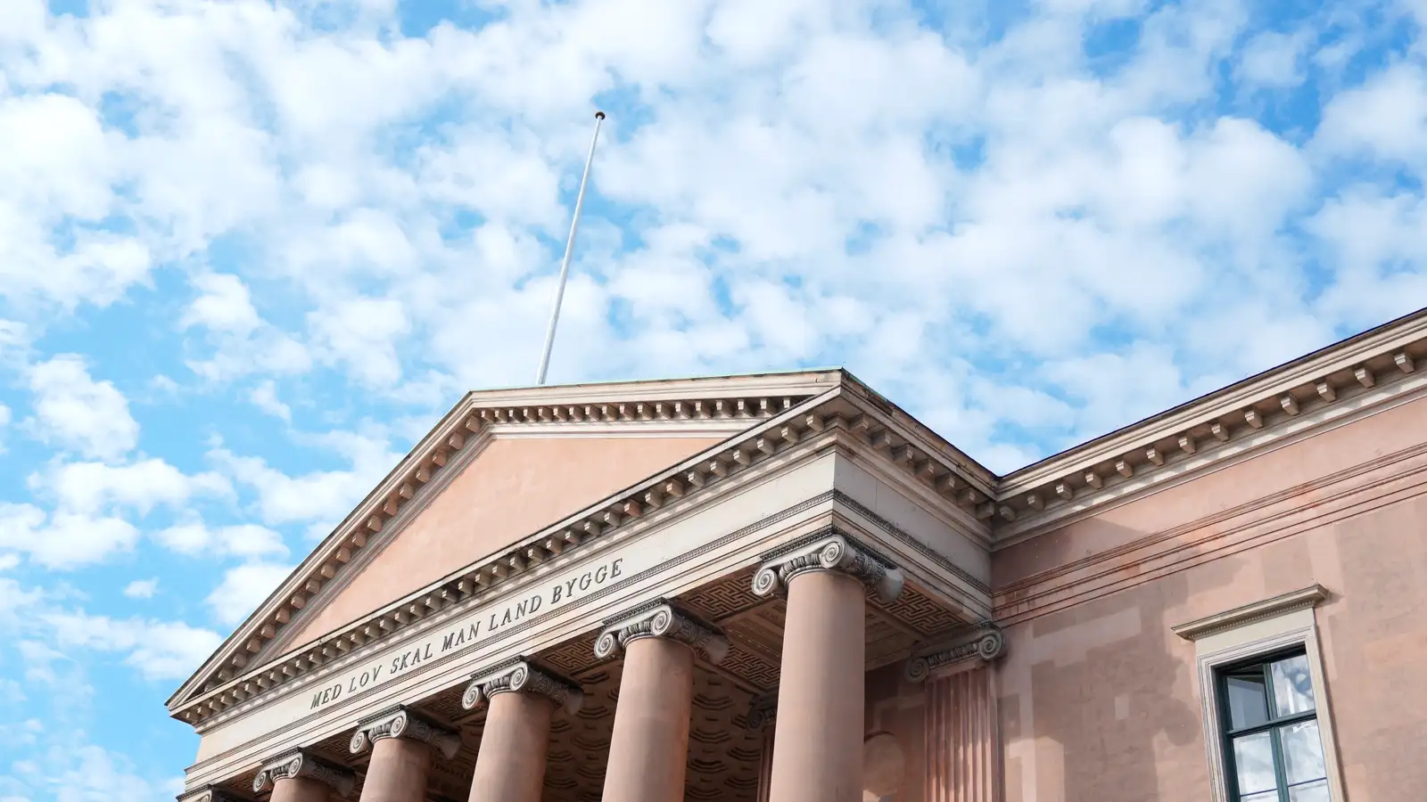 16 ára Svíi fékk 16 ára dóm