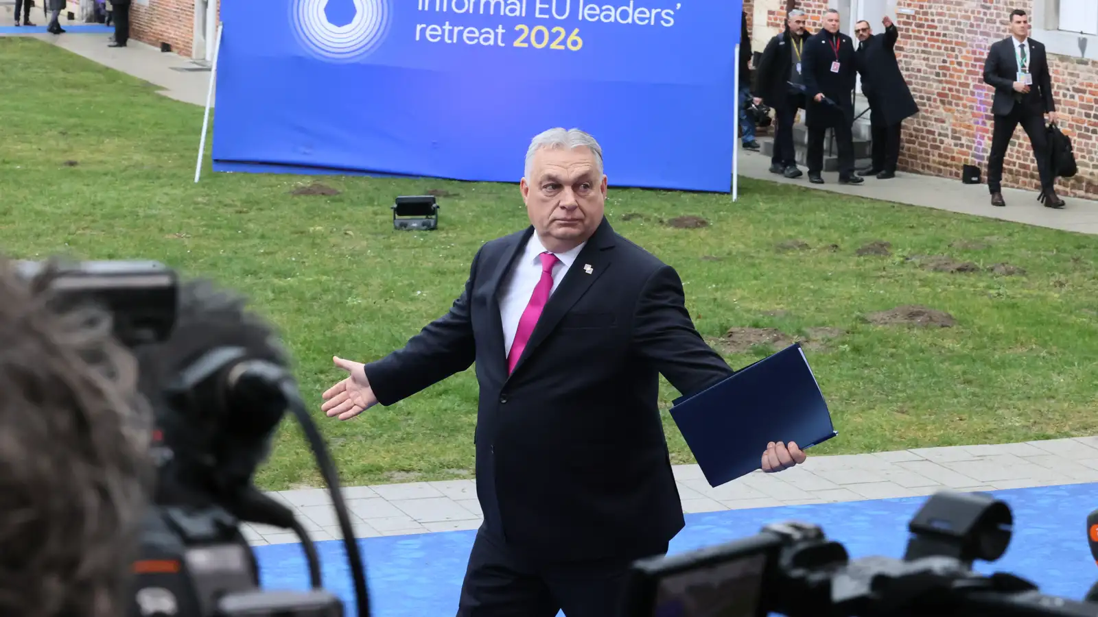 „Þið skuluð ekki senda peninga til Úkraínu“