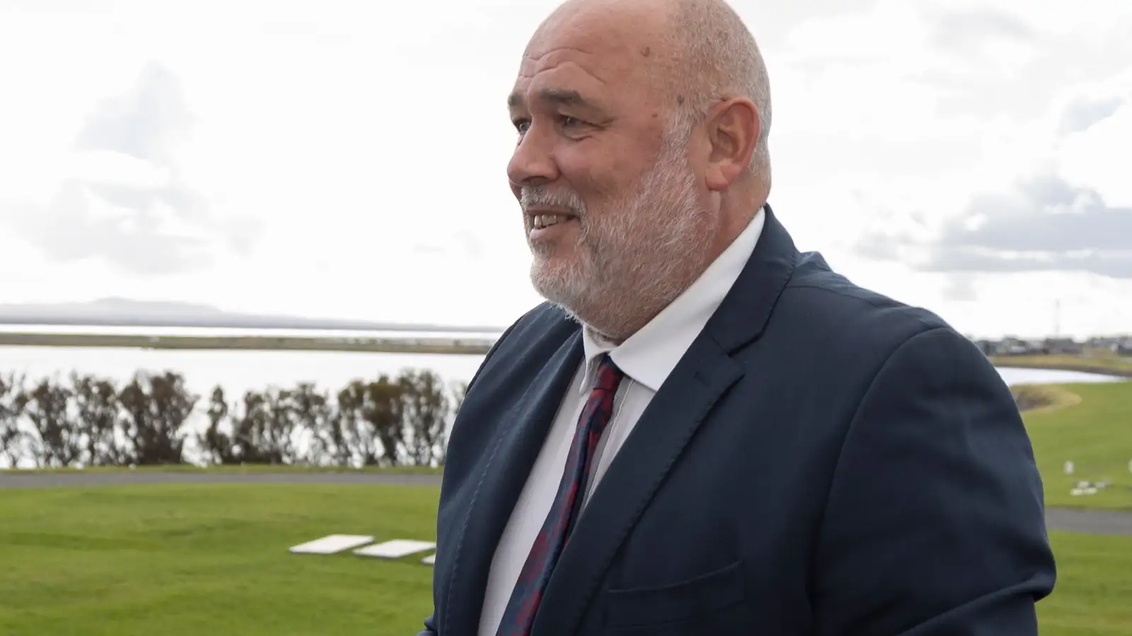 Logi vill ræða stöðu íslenskunnar við stjórnendur Apple