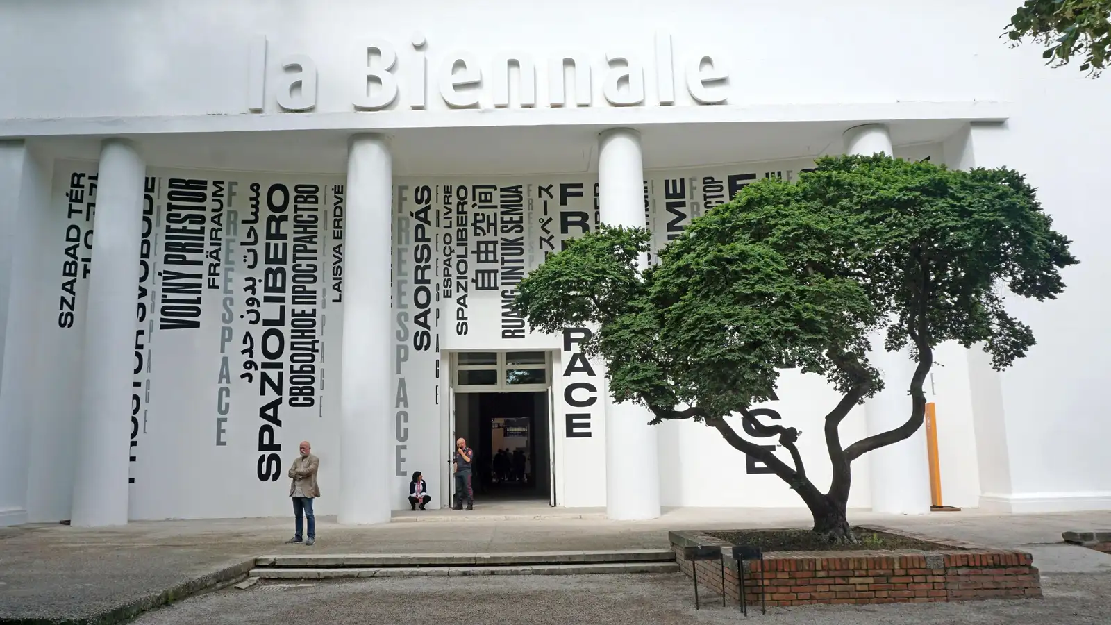 ESB í hart við Feneyjatvíæringinn vegna þátttöku Rússa