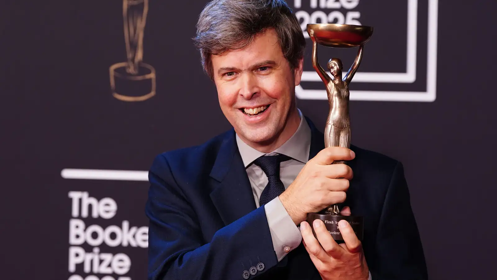 David Szalay hlýtur Booker-verðlaunin fyrir Flesh