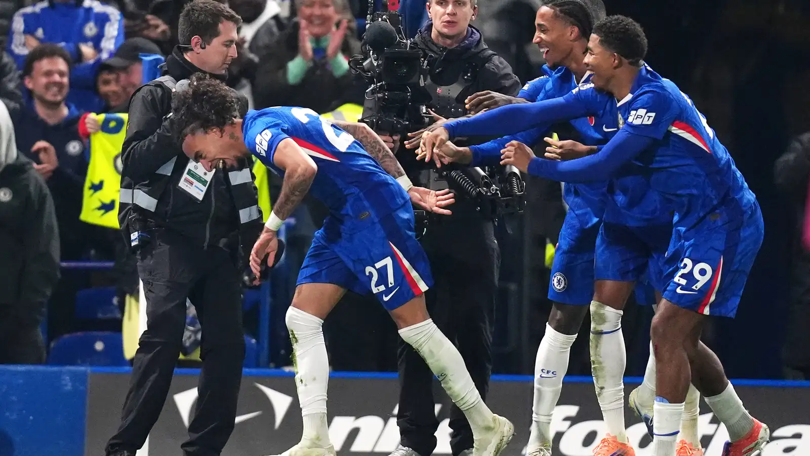 Chelsea upp í annað sætið