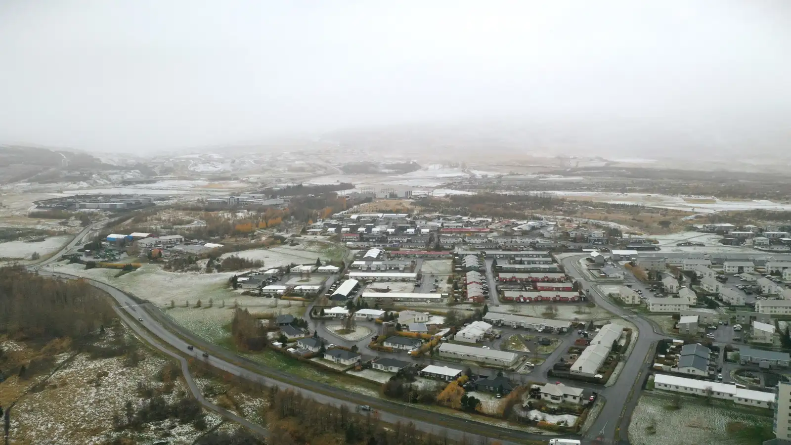 Kviknaði í bíl á ferð