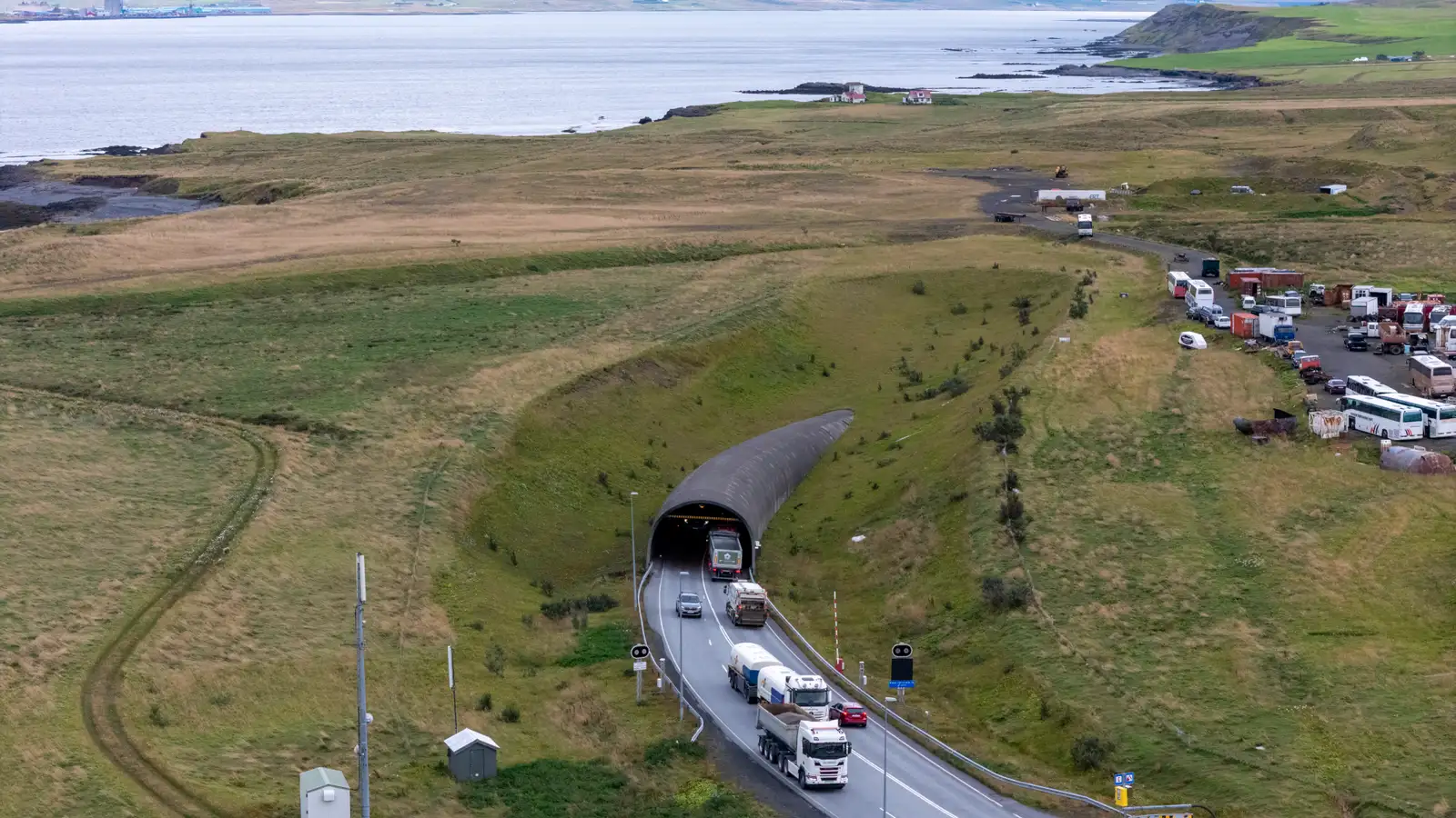 Hvalfjarðargöng lokuð sunnanmegin