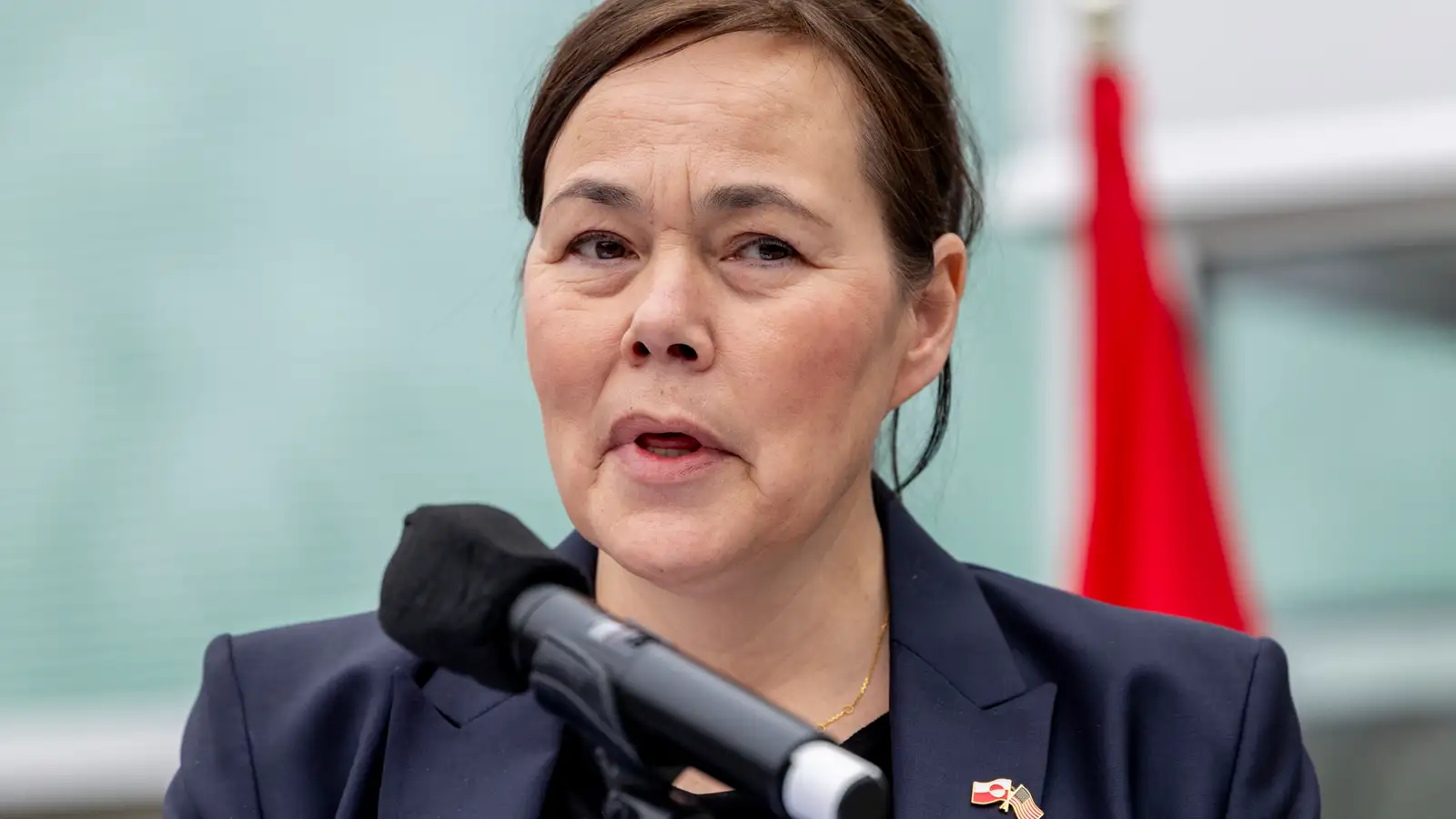 Segja fjárfesta með tengsl við Trump hafa keypt hús fyrir eiginmann Motzfeldt