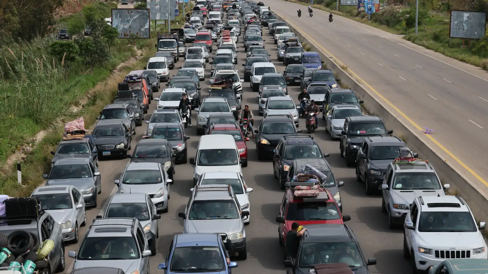 Vopnahlé hafið í Líbanon – Hezbollah með fingurinn á gikknum