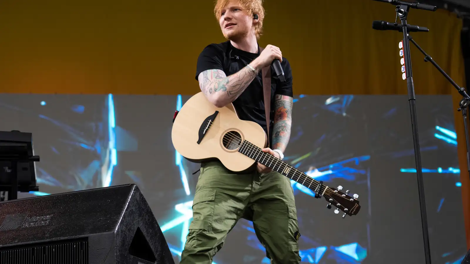 Ed Sheeran biðst afsökunar og segir ástandið á Gaza hörmulegt og óhóflegt