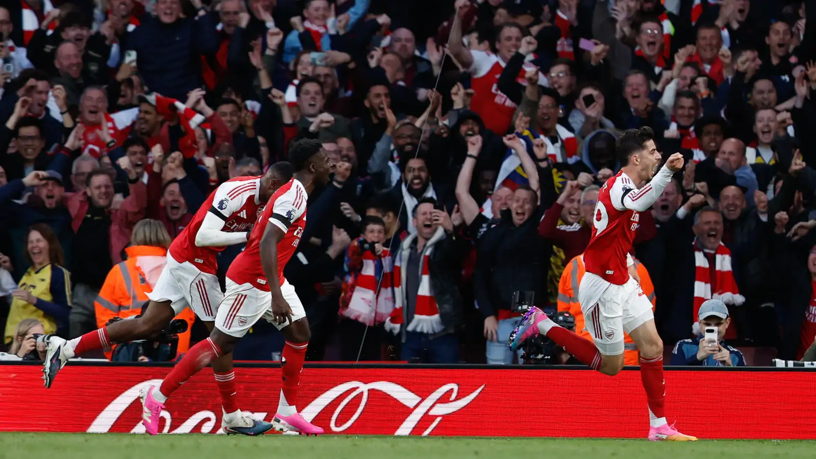 Arsenal einum sigri frá titlinum