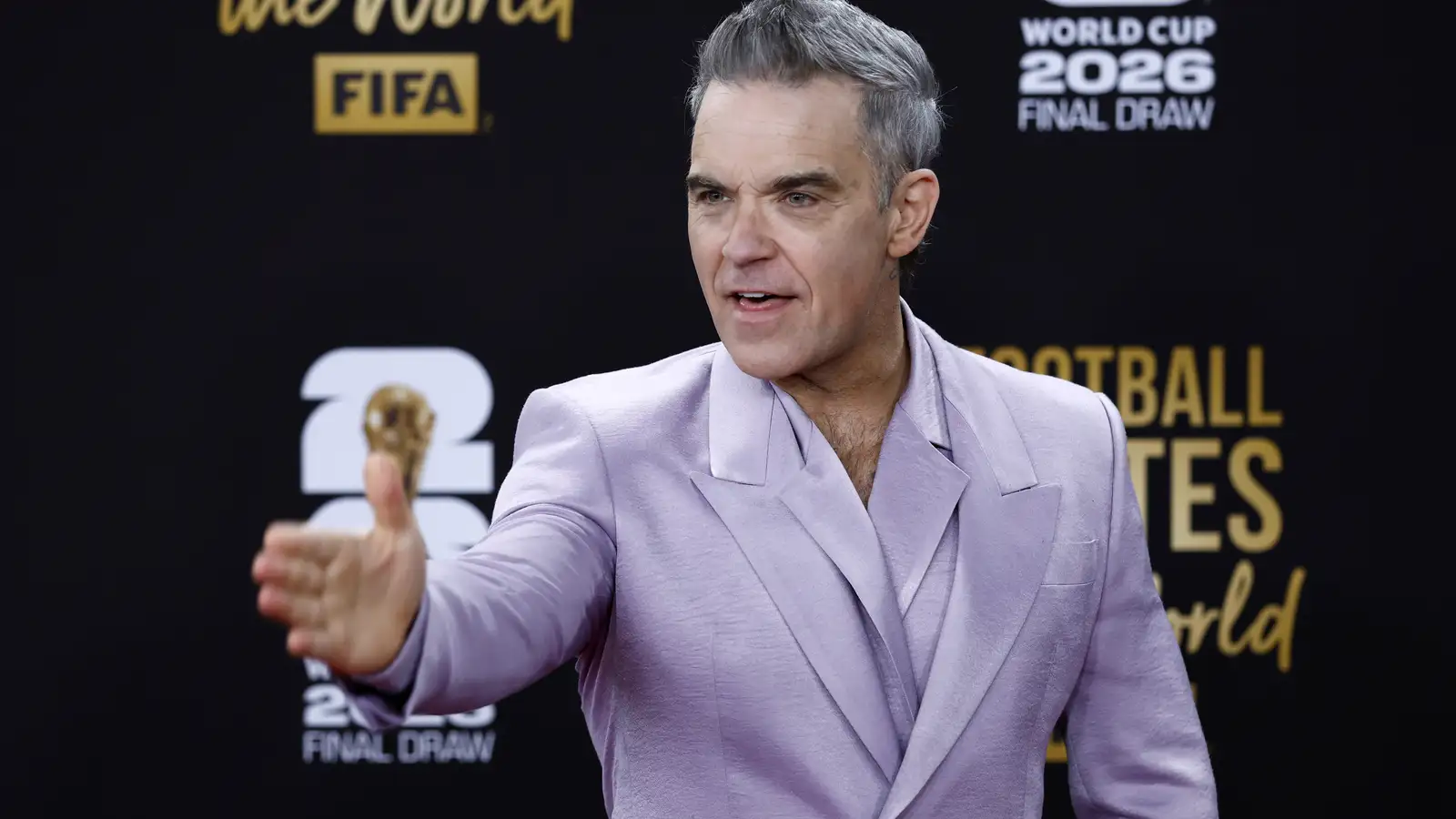 Robbie Williams stingur Bítlana af