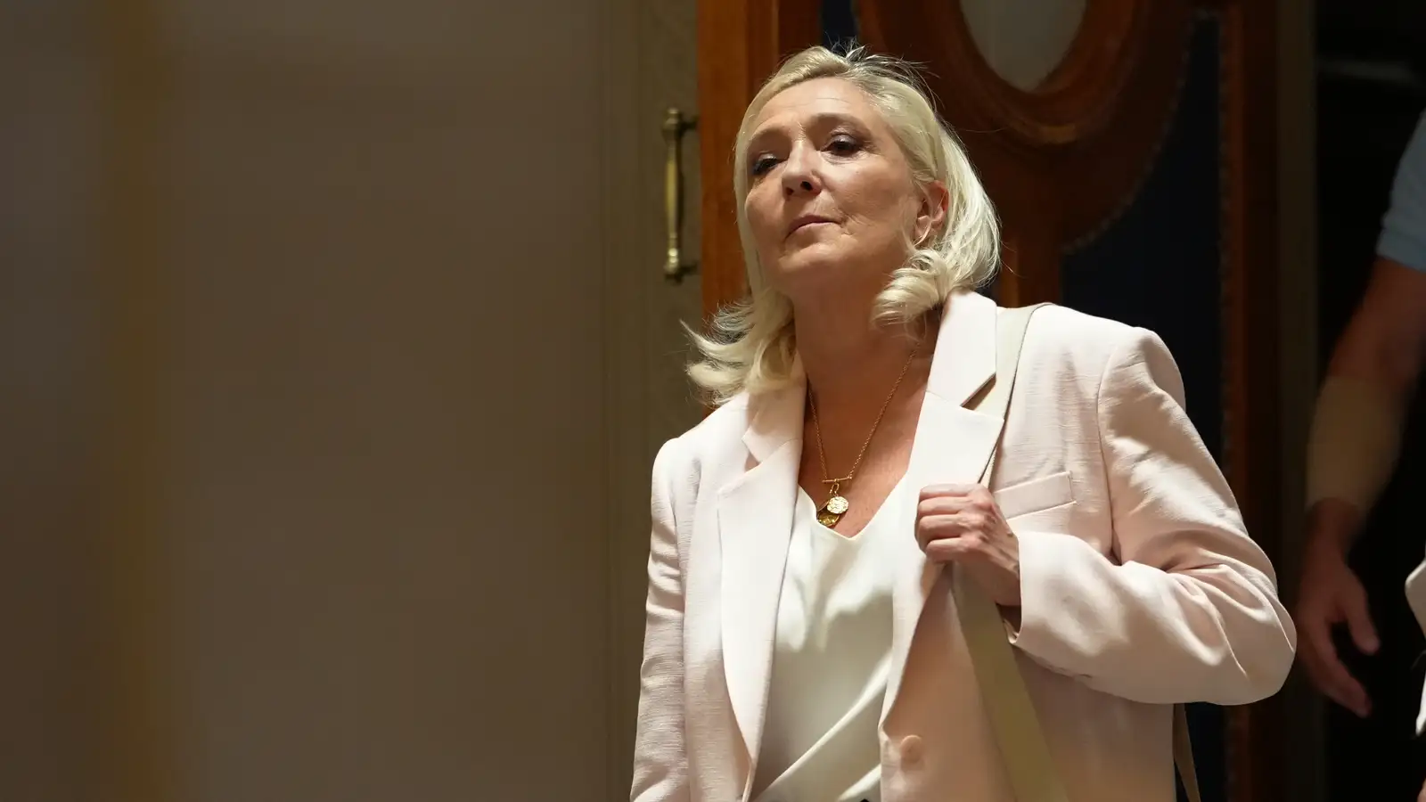 Le Pen ætlar að bjóða sig fram til forseta