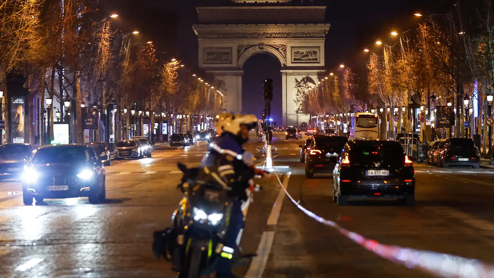 Franska lögreglan skaut mann til bana undir Sigurboganum