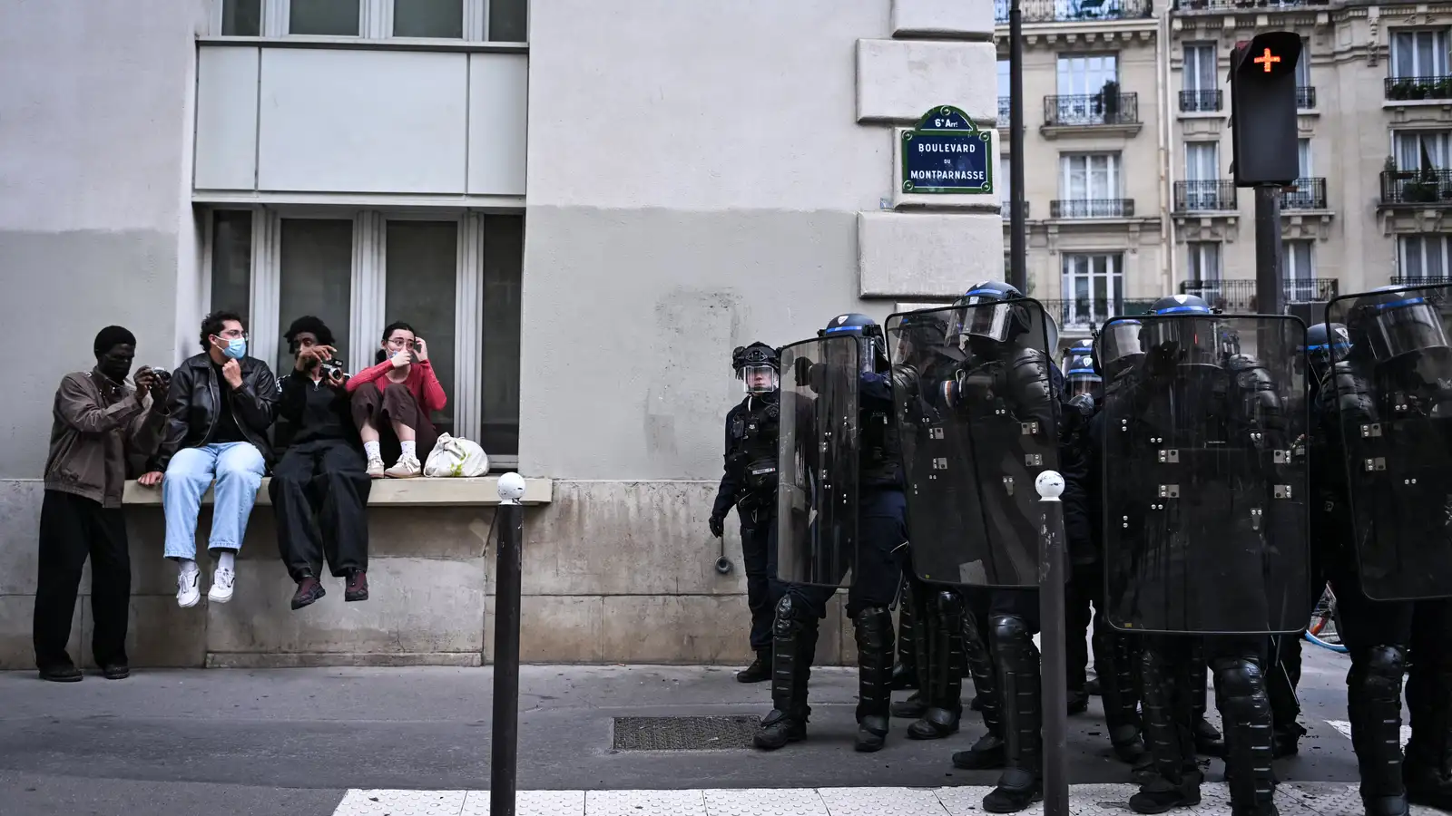 Mótmælendur réðust inn í ráðhúsið Marseille