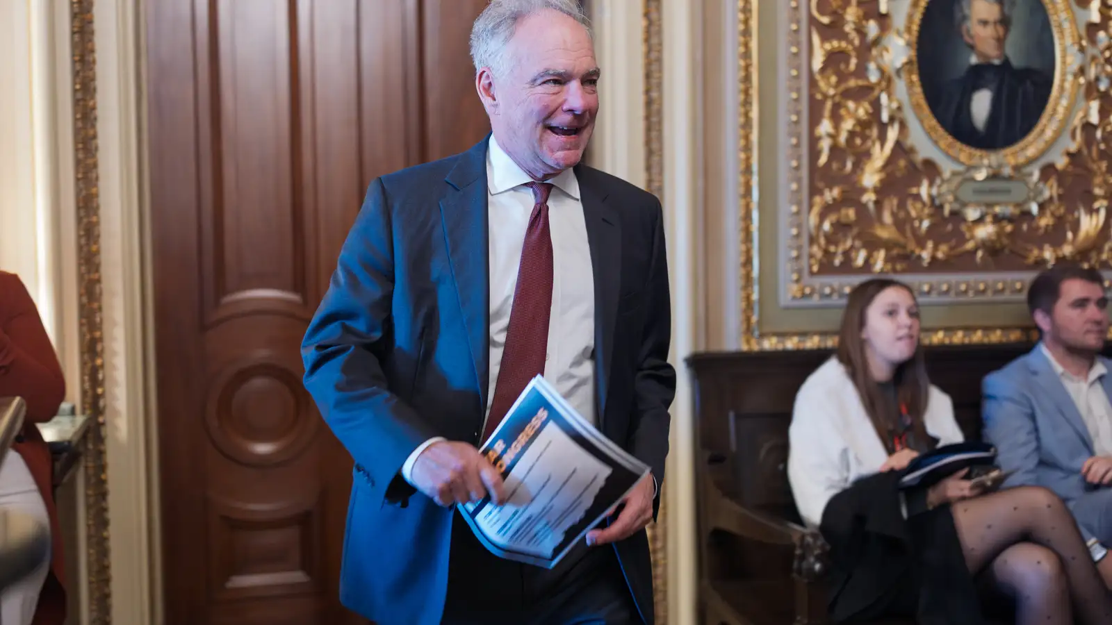 Þingmenn nálgast samkomulag til að opna alríkisstofnanir á ný