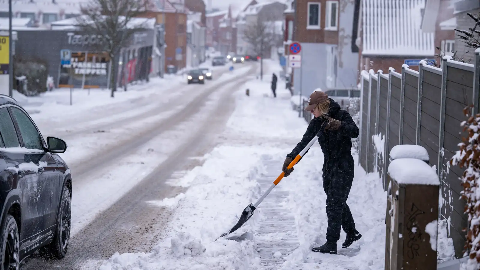 Danir aumir eftir snjómokstur