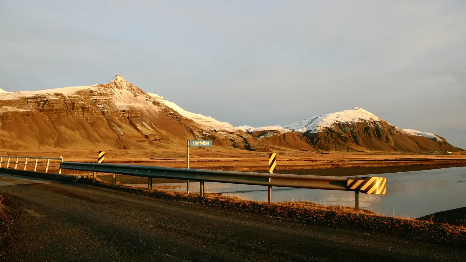 Hoffellsárbrú lokuð vegna viðgerða
