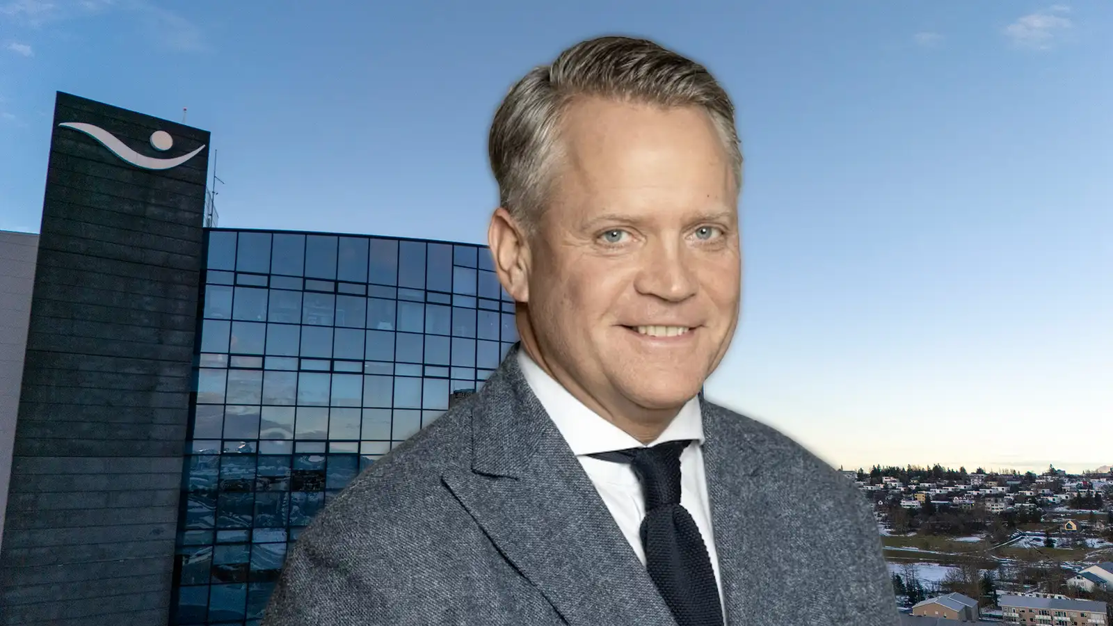 Segir skaðabótamálið rógburð til að koma honum úr stjórn Íslandsbanka