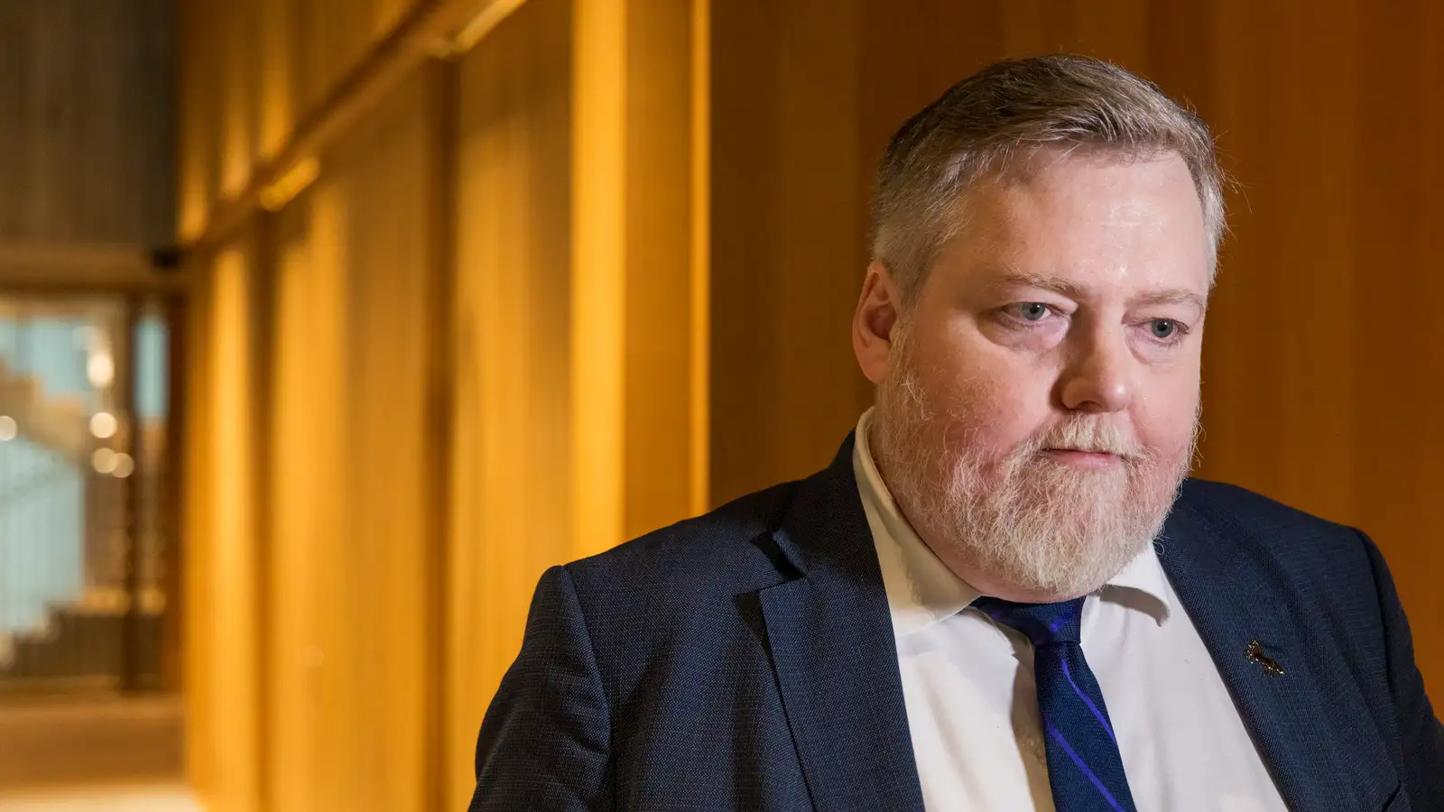 Rýr svör ráðherra