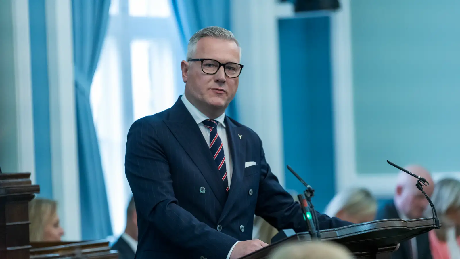 Lýsir eftir frumvarpinu sem setti allt á annan endann