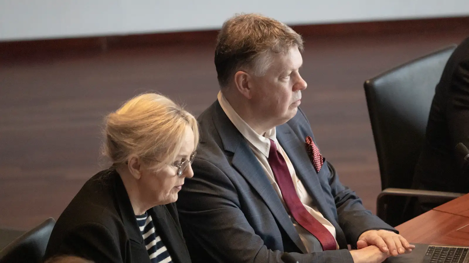 Marta Guðjónsdóttir og Kjartan Magnússon sitja á borgarstjórnarfundi í Ráðhúsi Reykjavíkur 17. mars 2026.