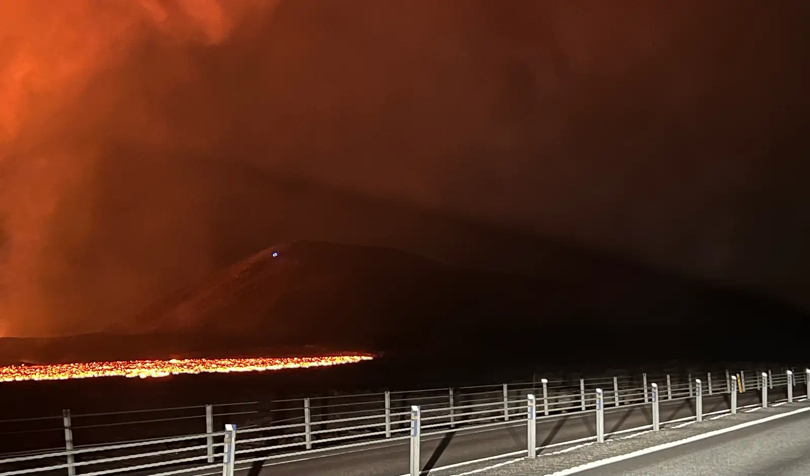 Hraunjáðr nähert sich Grindavíkurveg in der Nacht zum Donnerstag, dem 21. November 2024.