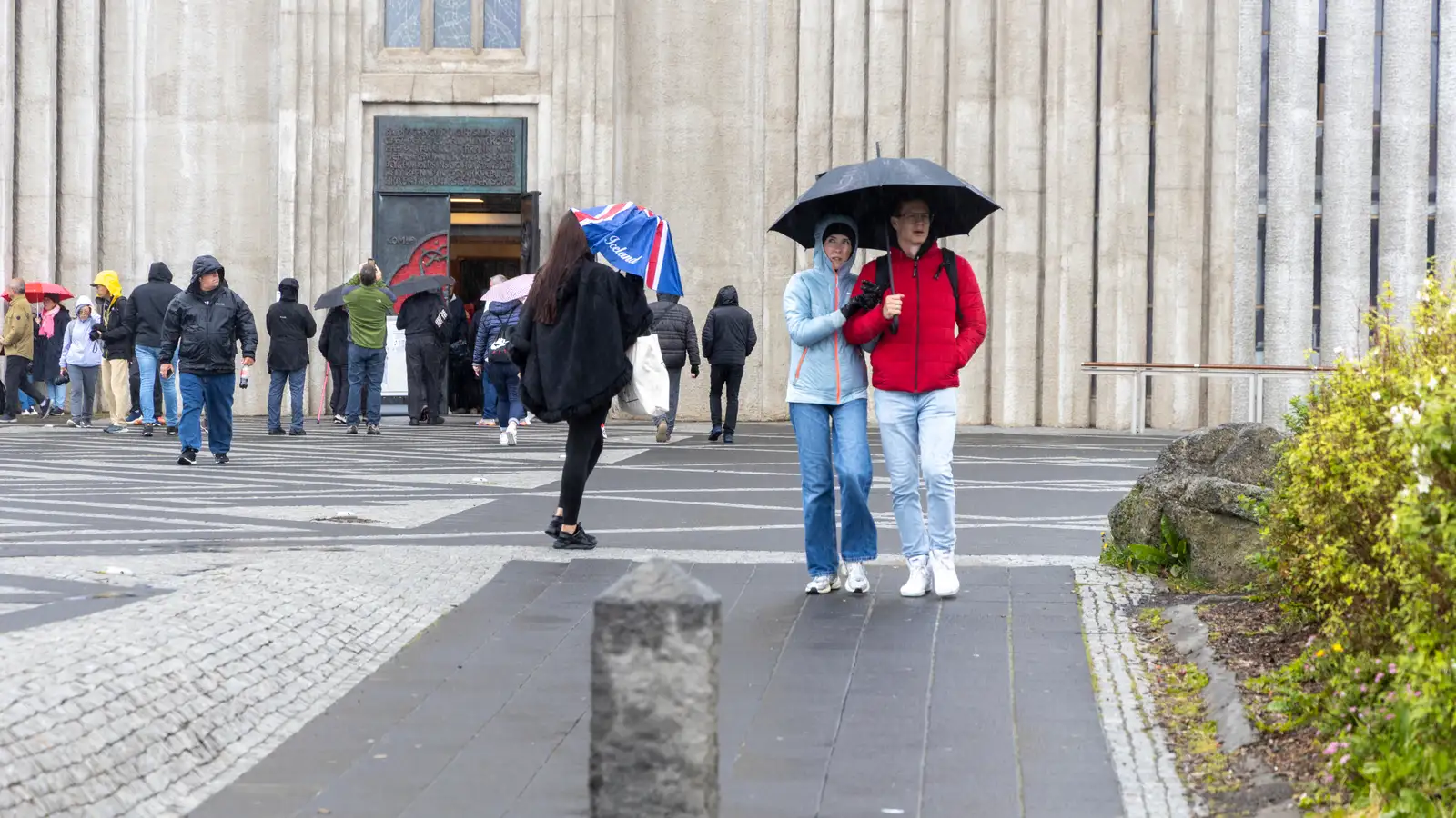 Hvassviðri eða stormur í kvöld og nótt