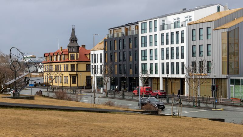 Lækjargata í miðbæ Reykjavíkur