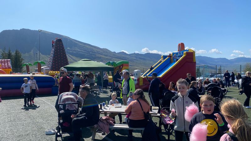 Funken fliegen in Neskaupsstaður am 05. August 2023. Händlerwochenende