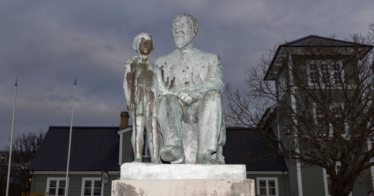 Friðrik statue to be removed - RÚV.is