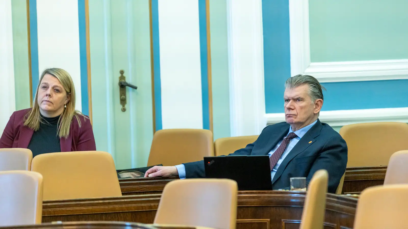 Greiða atkvæði um brottvísunarstöð í dag