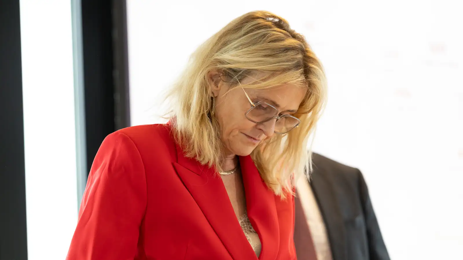 Heiða Björg komin í veikindaleyfi