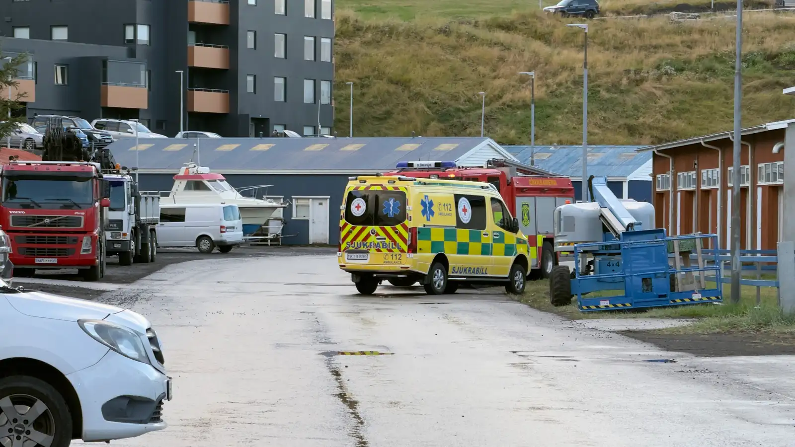 Fjórir fluttir á sjúkrahús vegna klórgasmengunar á Óseyri