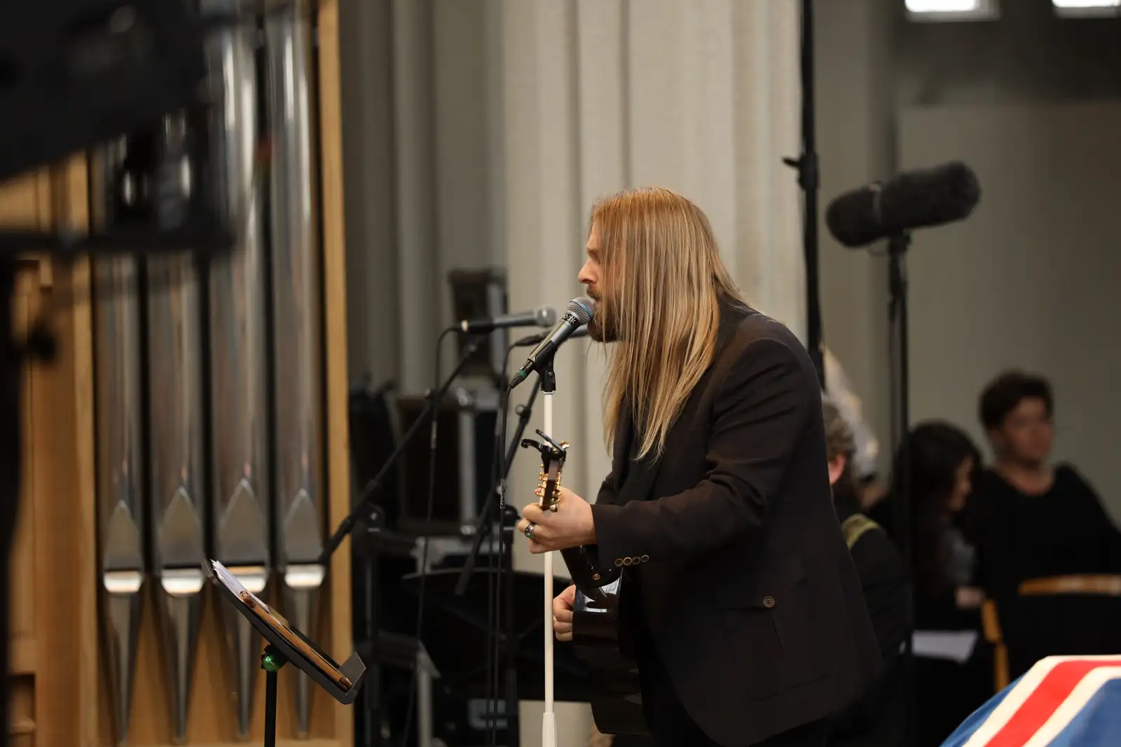 Myndir úr útför Björgvins Halldórssonar.