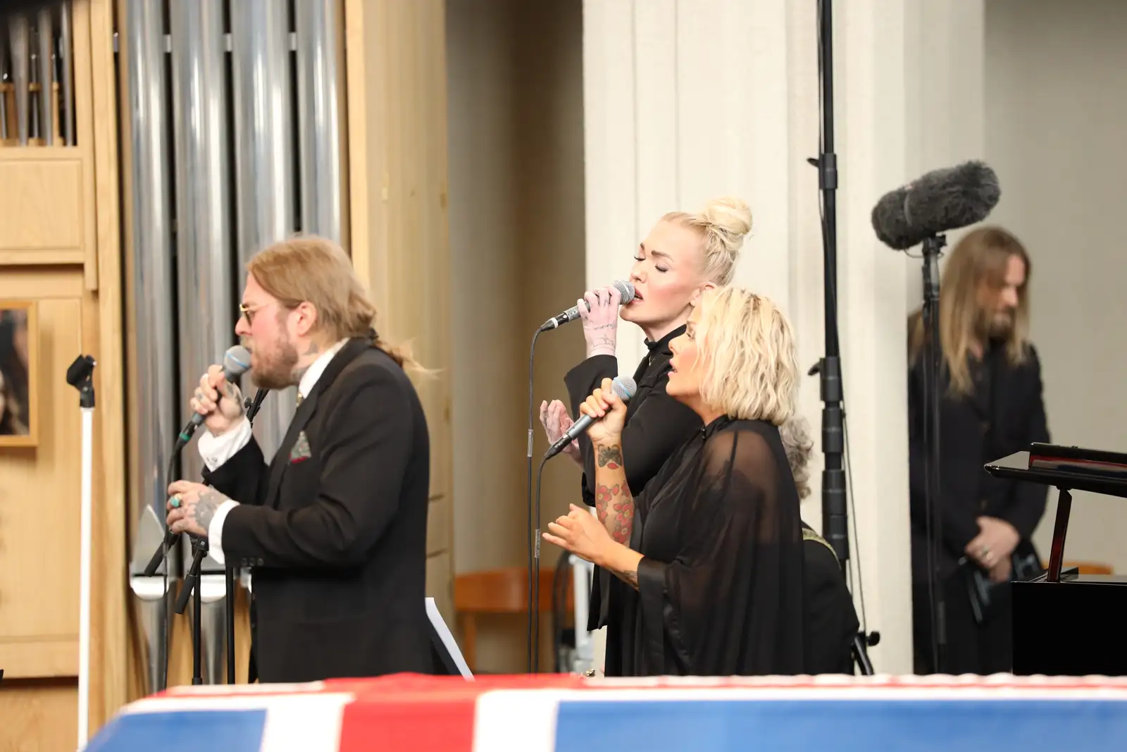 Myndir úr útför Björgvins Halldórssonar.