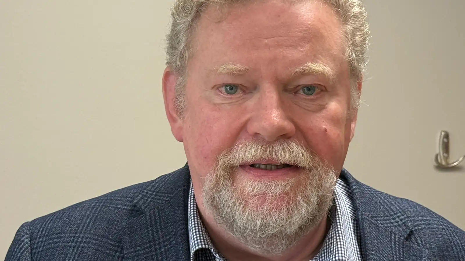 Hættir vegna óánægju með húsnæðismál skólans