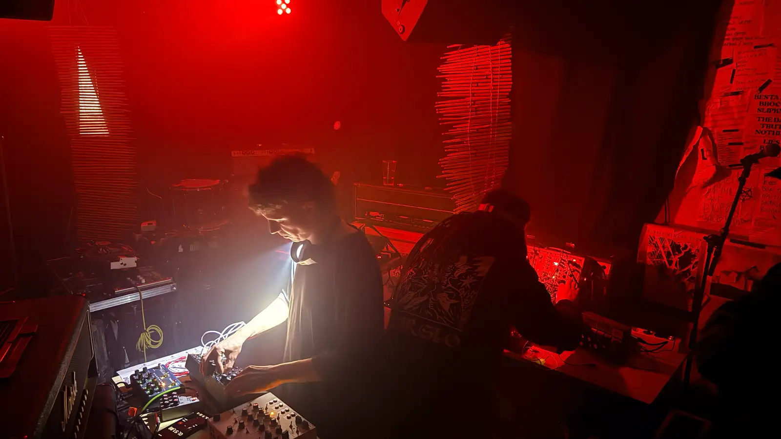 Halda óhljóðatónlistarhátíð í íbúðarhúsi í miðbænum