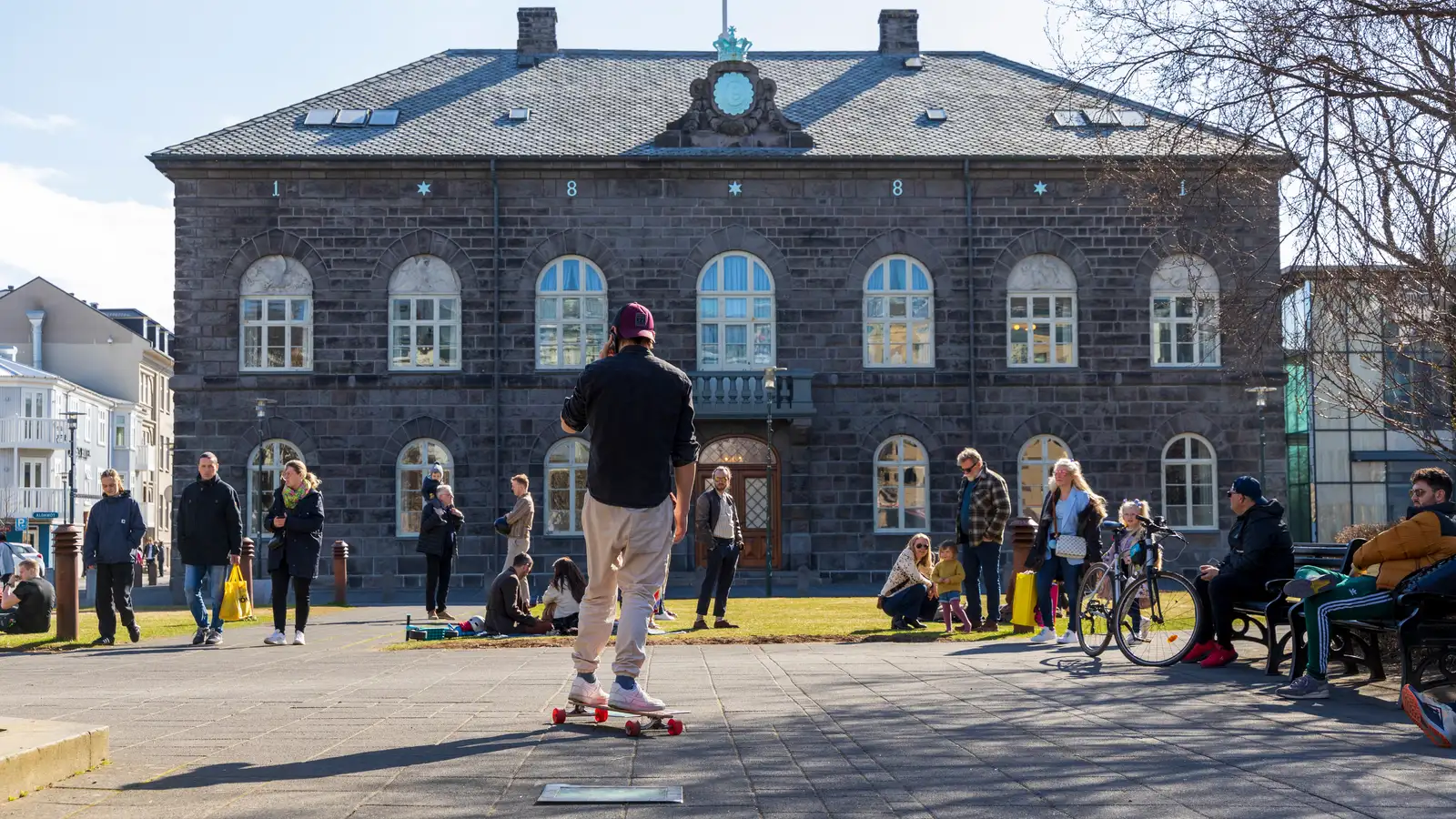 Ungt fólk bregður sér í hlutverk fulltrúa NATO á Alþingi í haust