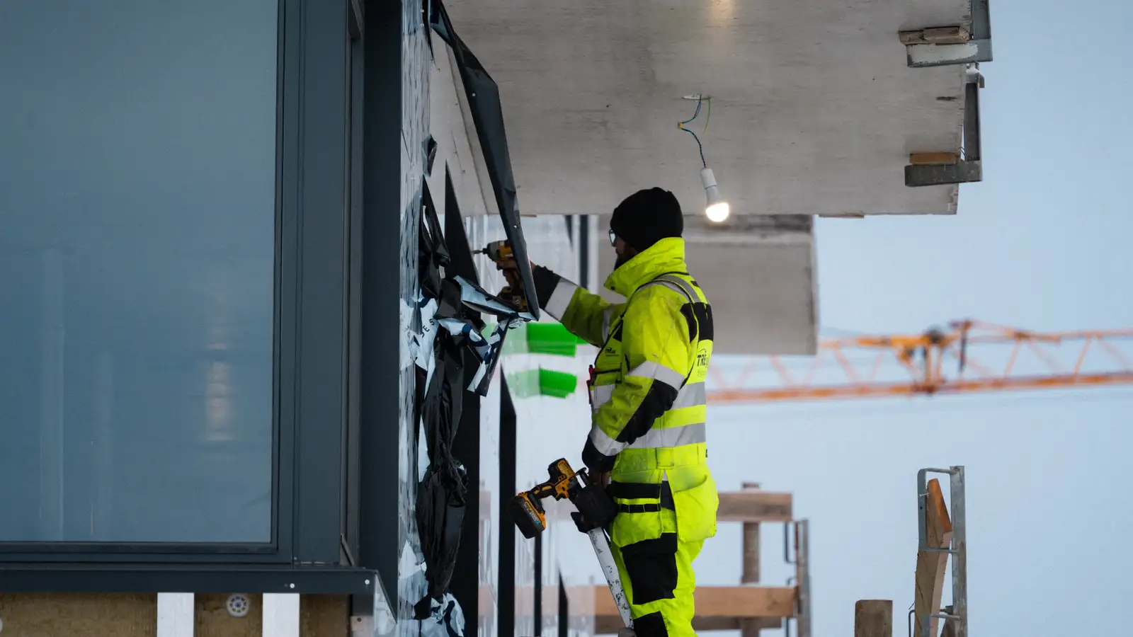 Menntaðir reknir og ómenntaðir ráðnir